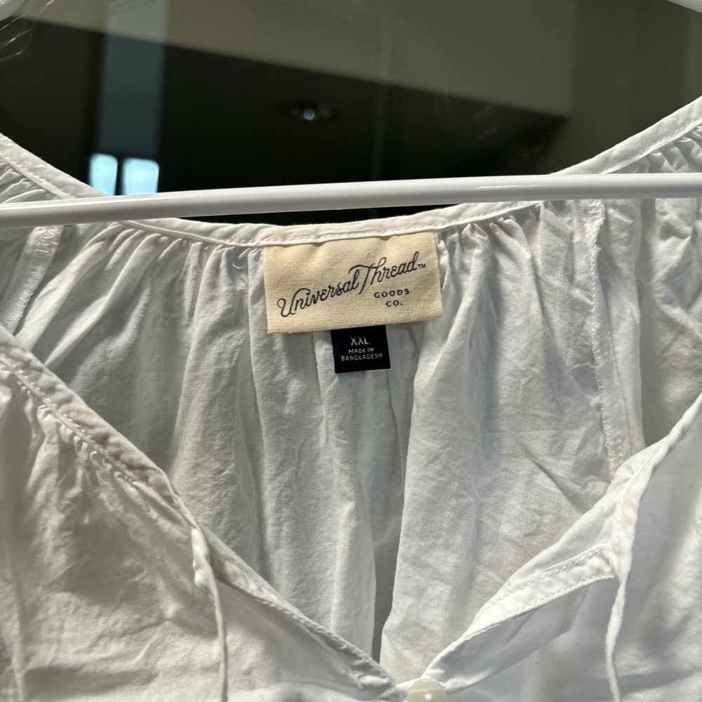 Universal Thread White Blouse - Picture 3 of 4